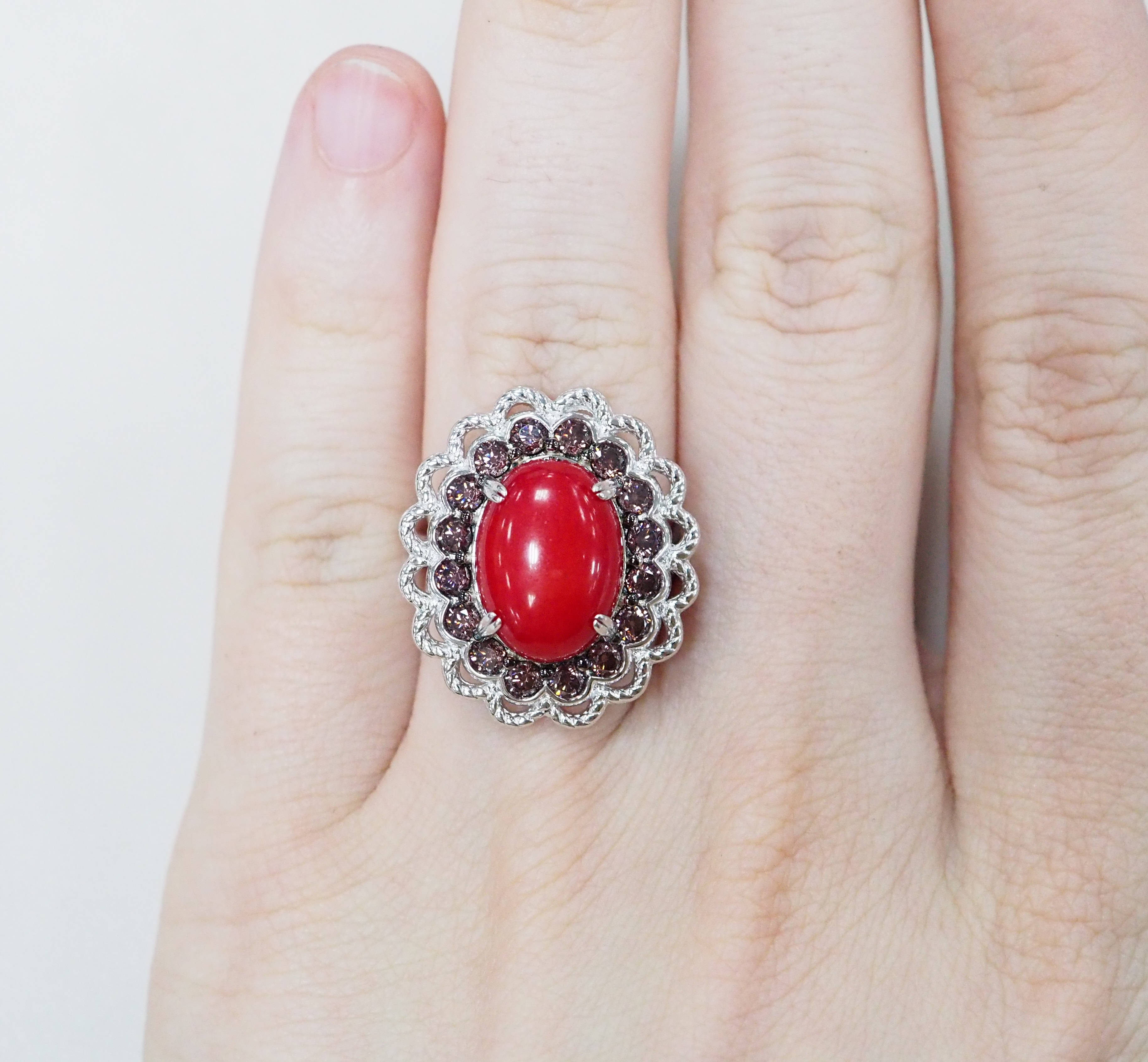 Серебряное кольцо с кораллом